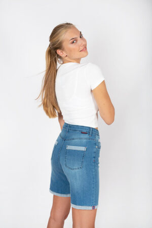 Mod.909 BERMUDA DENIM DETALLES HILO ROJO