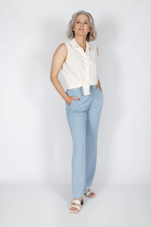 Pantalón fluido con tencel, bolsillos y goma en cintura. Mod. 431