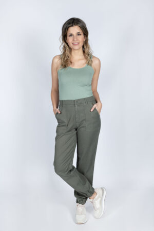 Jogger de algodón y tencel con gomas. Mod.322