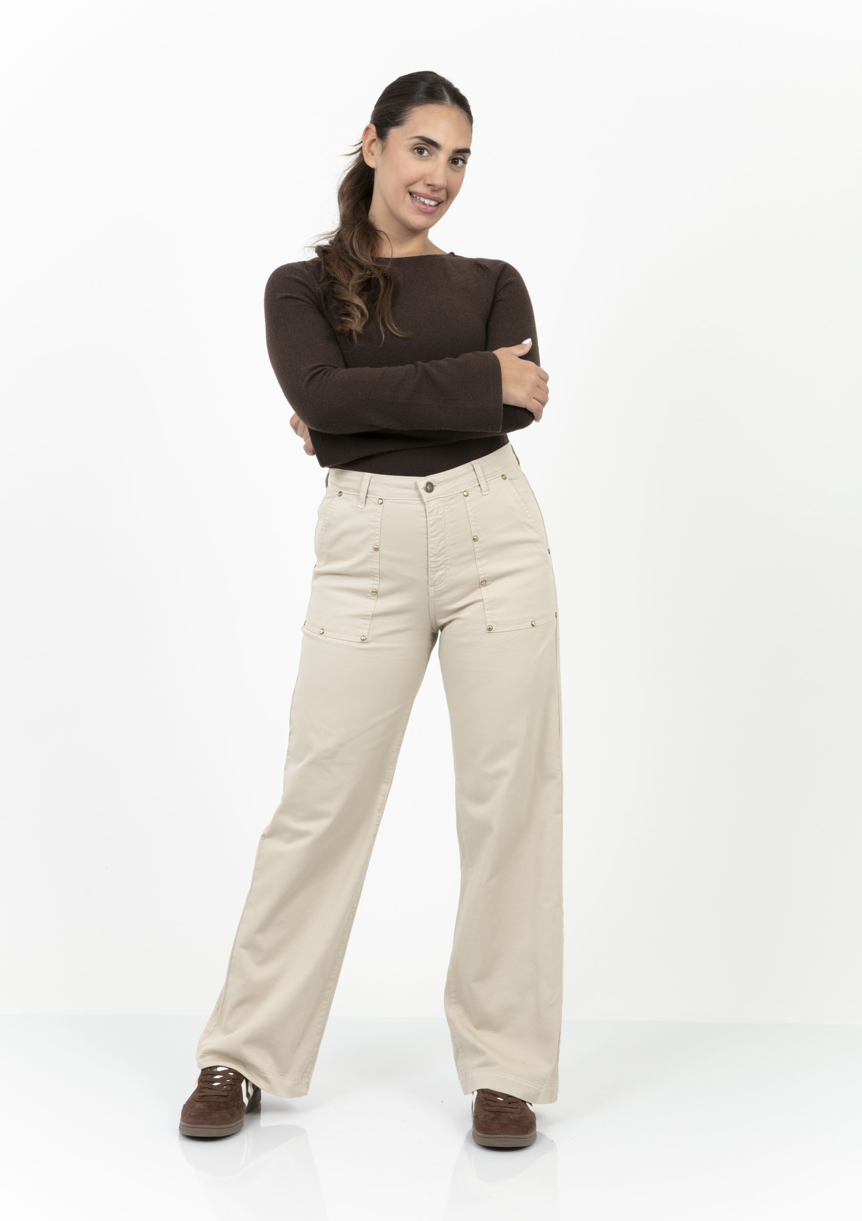 Pantalón ancho tachuelas bolsillo cargo Mod.710